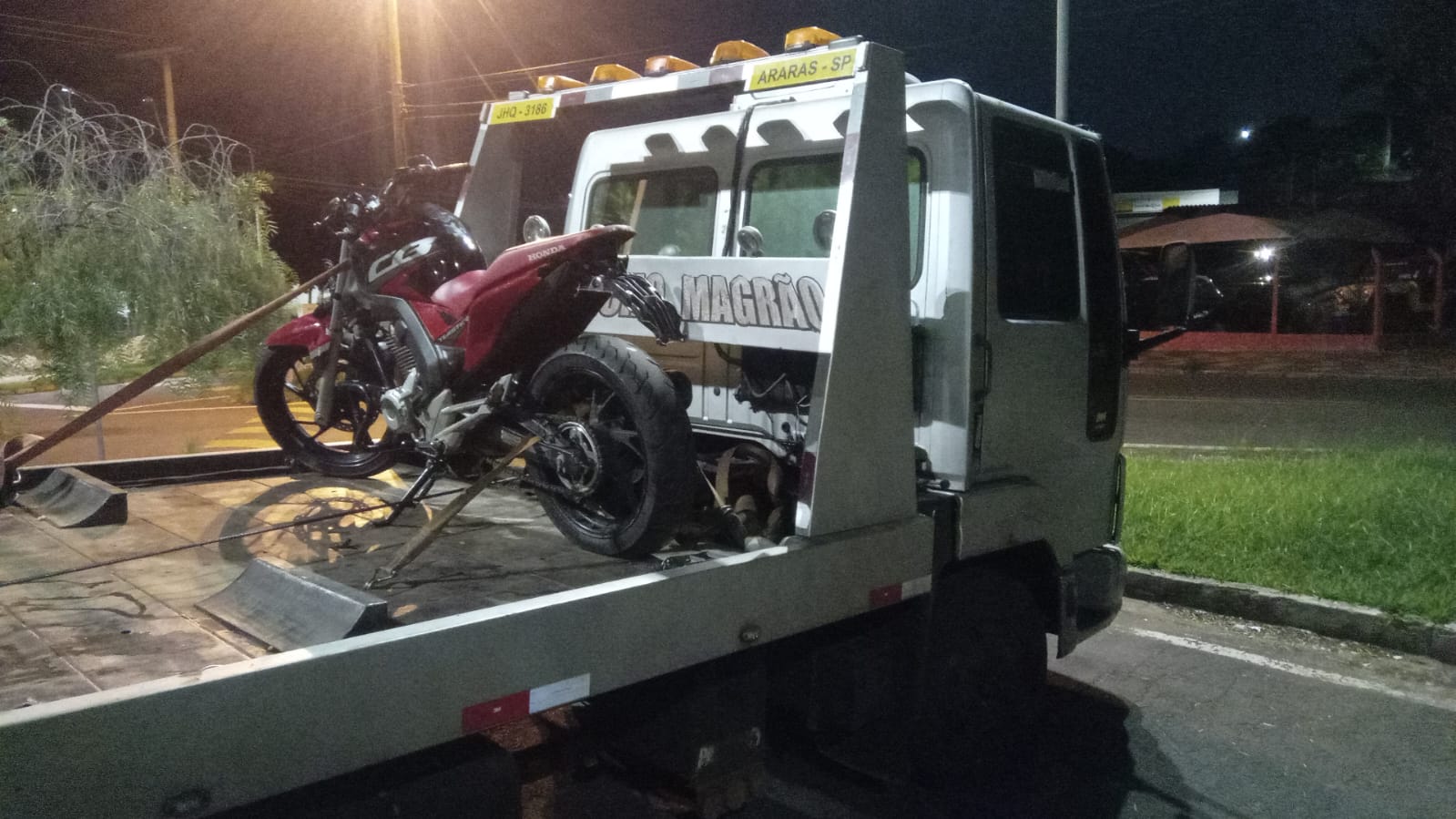 Noticias de Araras | Força Tática captura adolescente com moto roubada na Rodovia Wilson Finardi em Araras, SP Noticias de Araras | Força Tática captura adolescente com moto roubada na Rodovia Wilson Finardi em Araras, SP