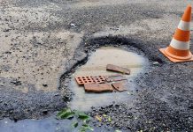 BOCA NO TROMBONE: Buraco oferece risco de acidentes no Jardim Sobradinho em Araras, SP